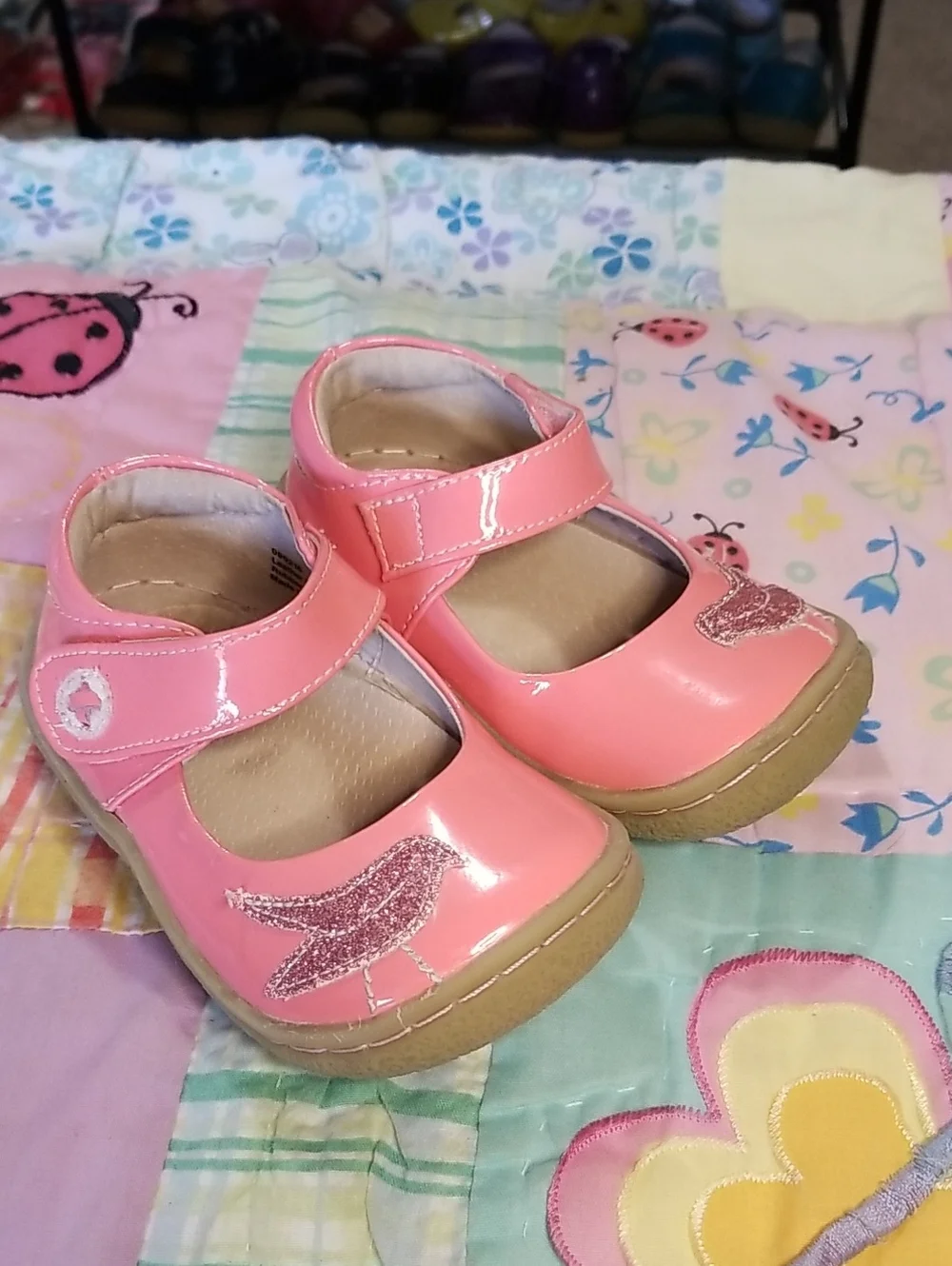 Livie & Luca Coral Patent Leather Mary Janes with Pink Glitter Bird Size 6 Pio